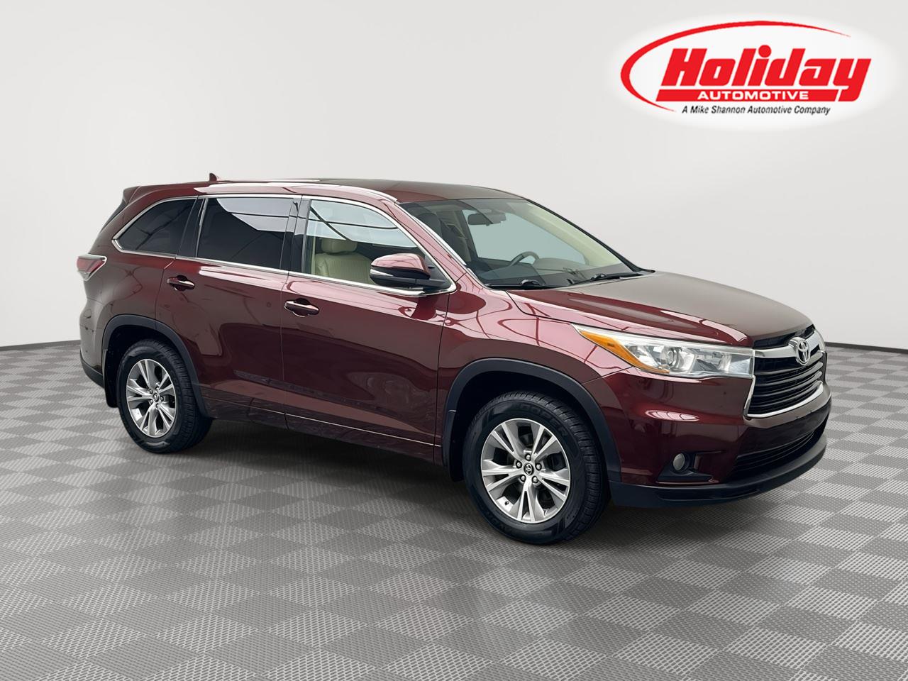  2016 Toyota Highlander LE Plus AWD   