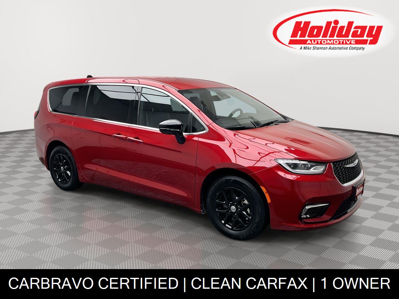 Red Hot Pearlcoat 2025 Chrysler Pacifica Minivan Front-Wheel Drive 9-Speed Automatic