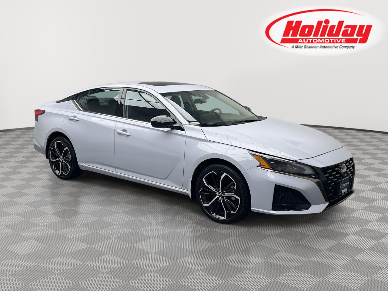 Gray Sky Pearl 2024 Nissan Altima Sedan All-Wheel Drive Continuously Variable Transmission