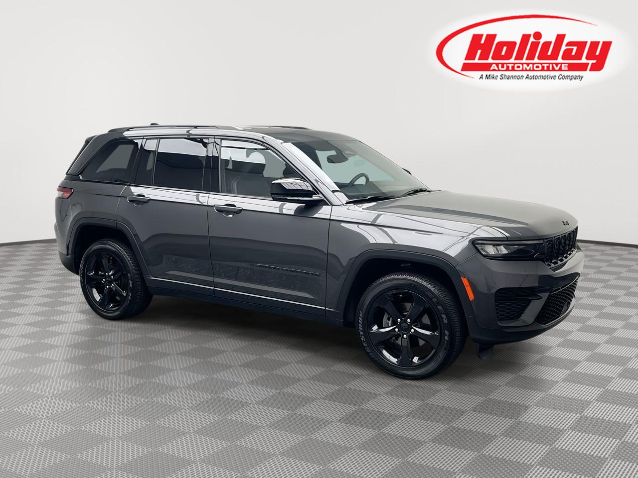 Baltic Gray Metallic Clearcoat 2023 Jeep Grand Cherokee SUV / Crossover Four-Wheel Drive 8-Speed Automatic