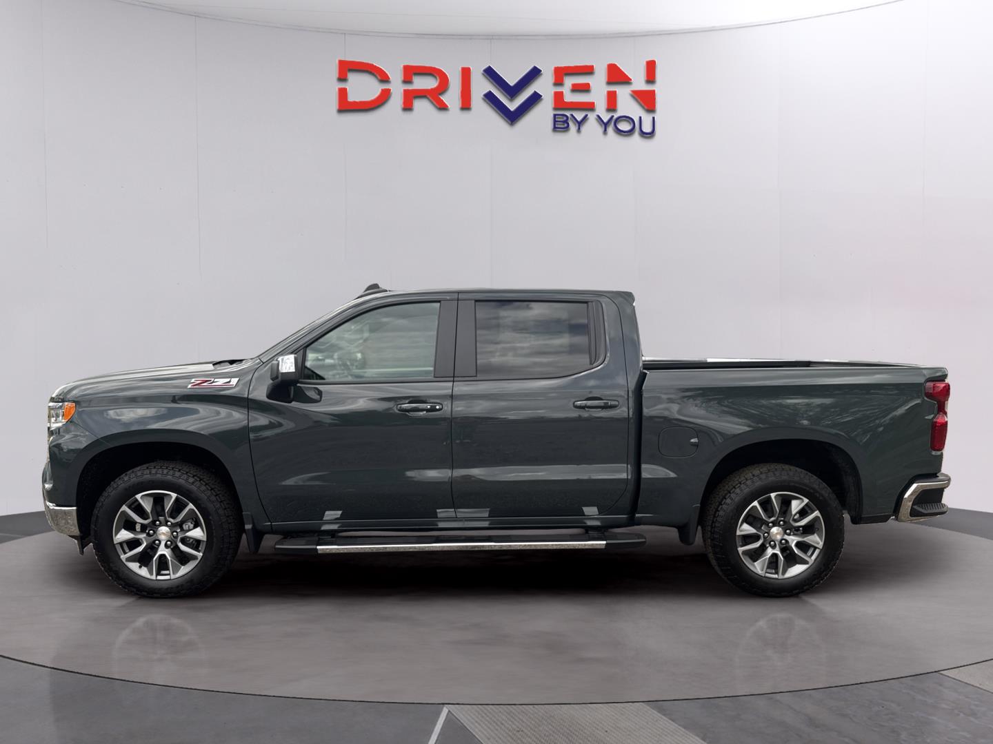 View vehicle photo 2