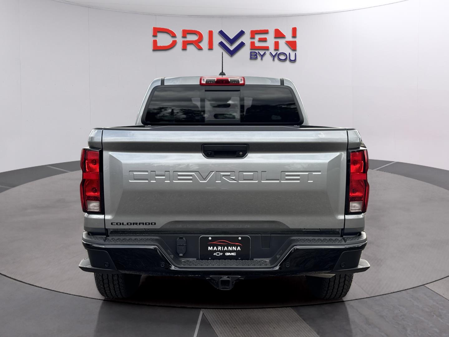 View vehicle photo 3