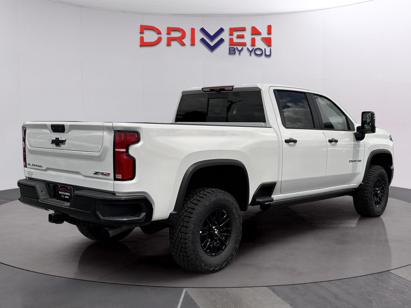 View vehicle photo 4