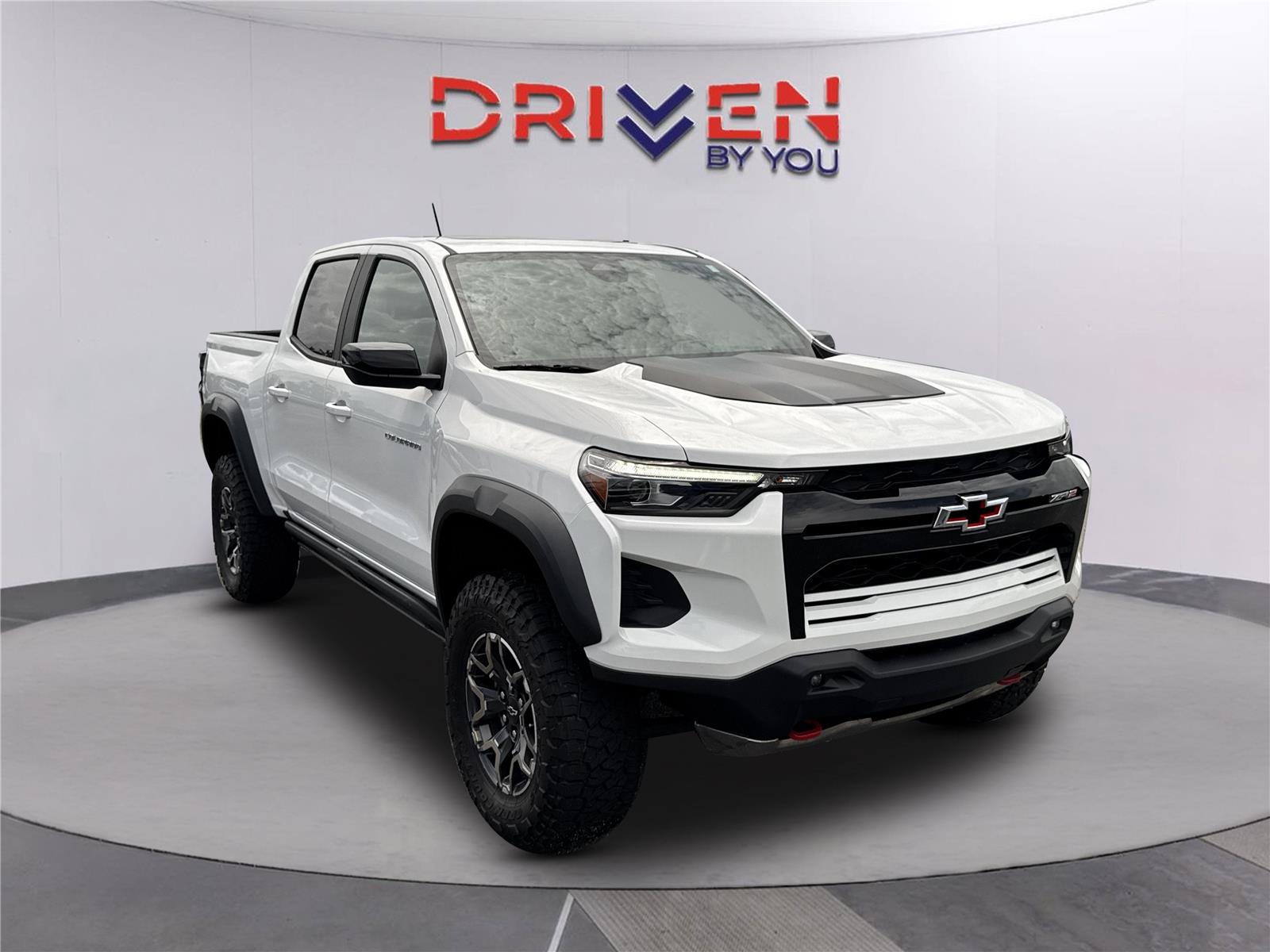 Sterling Gray Metallic 2023 Chevrolet Colorado Pickup Truck Four-Wheel Drive 8-Speed Automatic