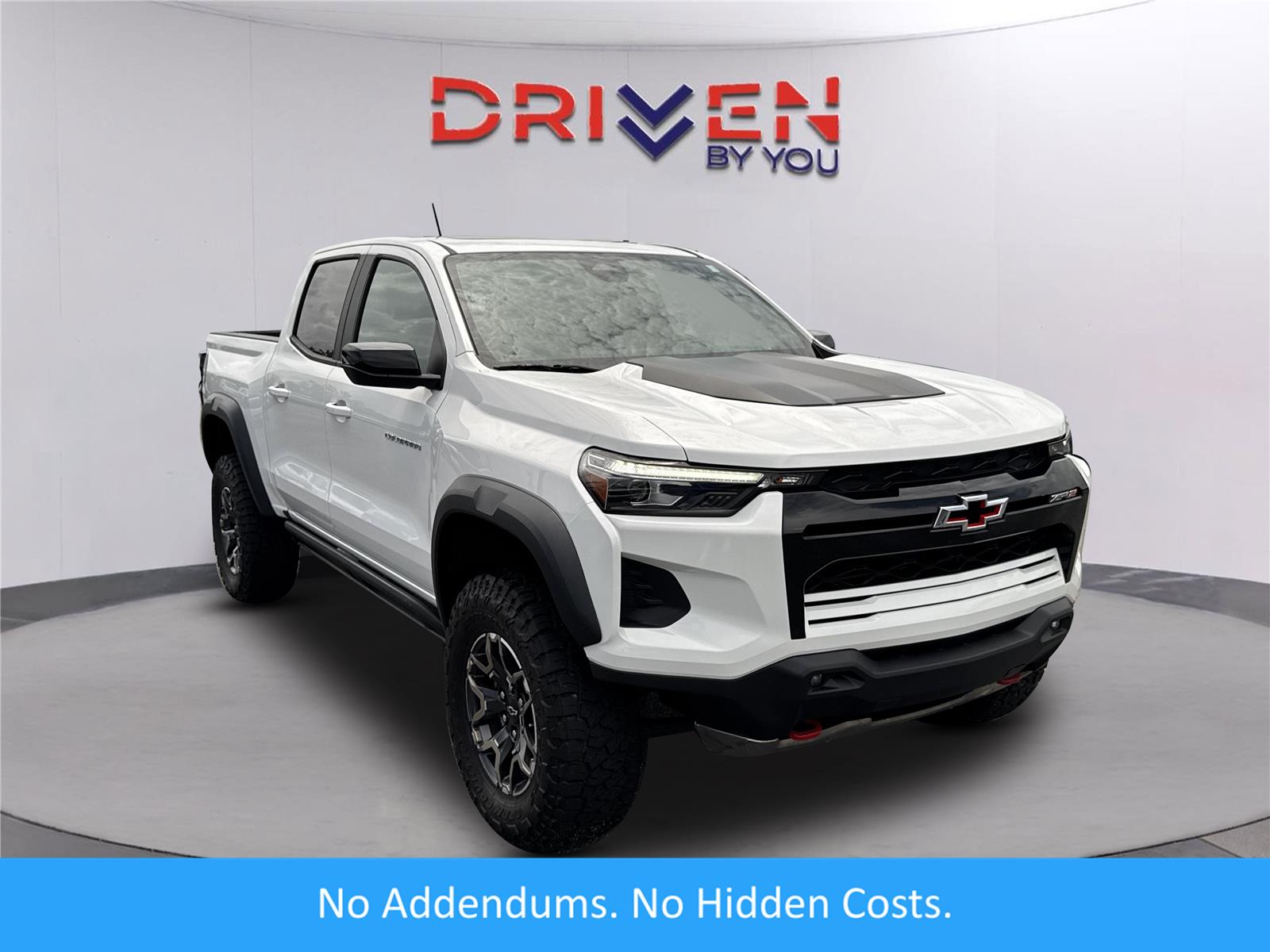 Sterling Gray Metallic 2023 Chevrolet Colorado Pickup Truck Four-Wheel Drive 8-Speed Automatic