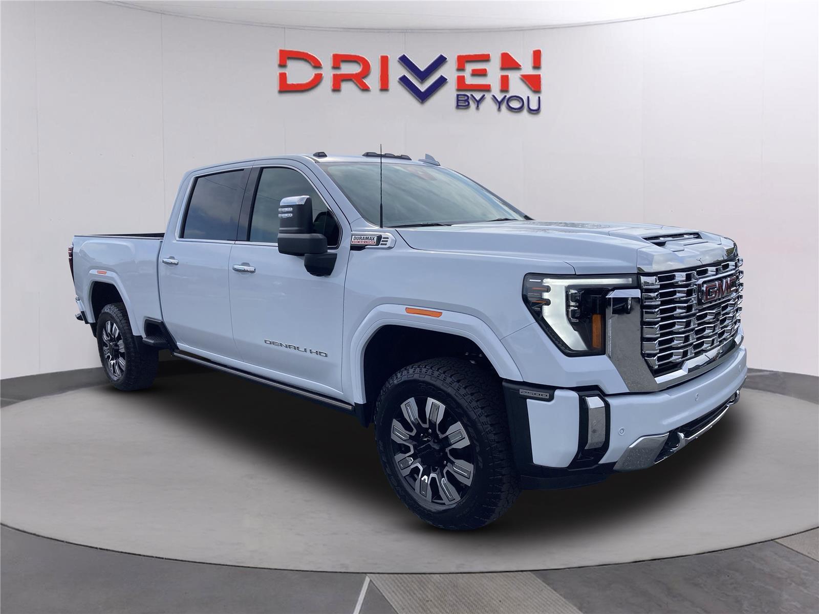 Glacier White Tricoat 2026 GMC Sierra 2500HD Pickup Truck Four-Wheel Drive Automatic