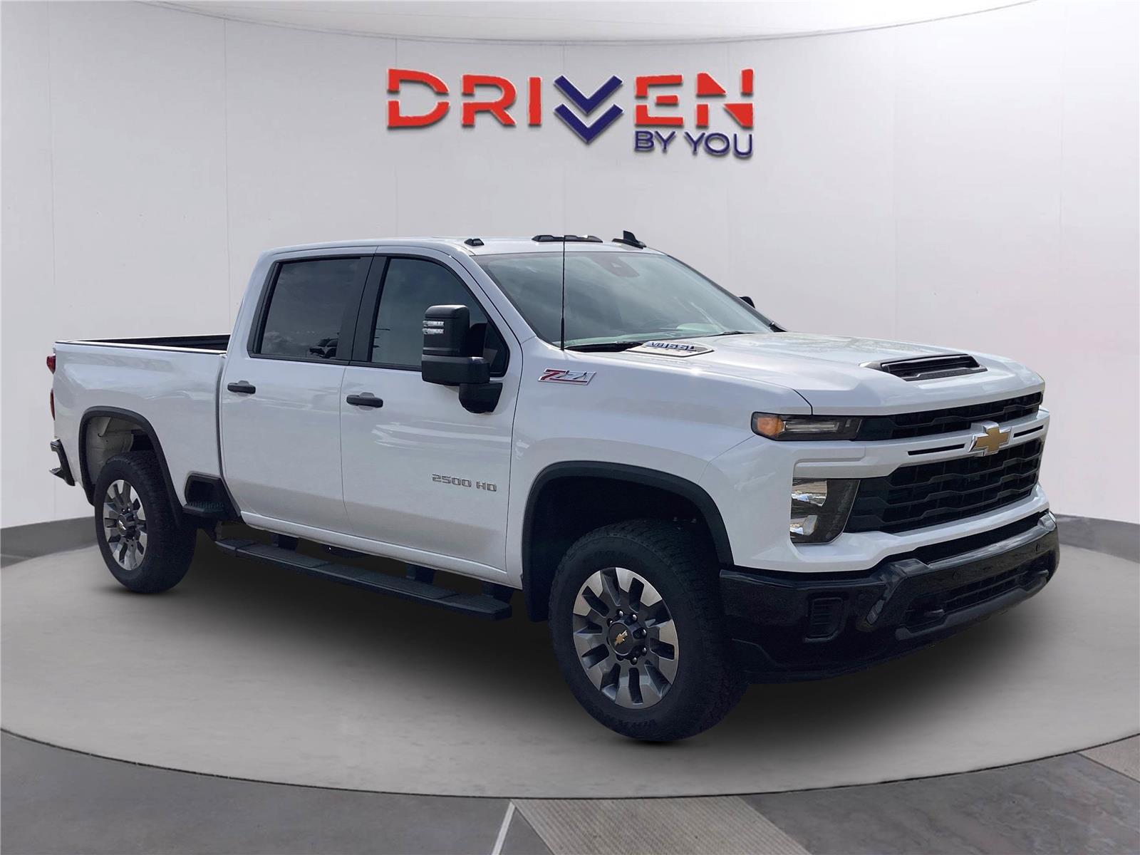 Summit White 2026 Chevrolet Silverado 2500HD Pickup Truck Four-Wheel Drive Automatic