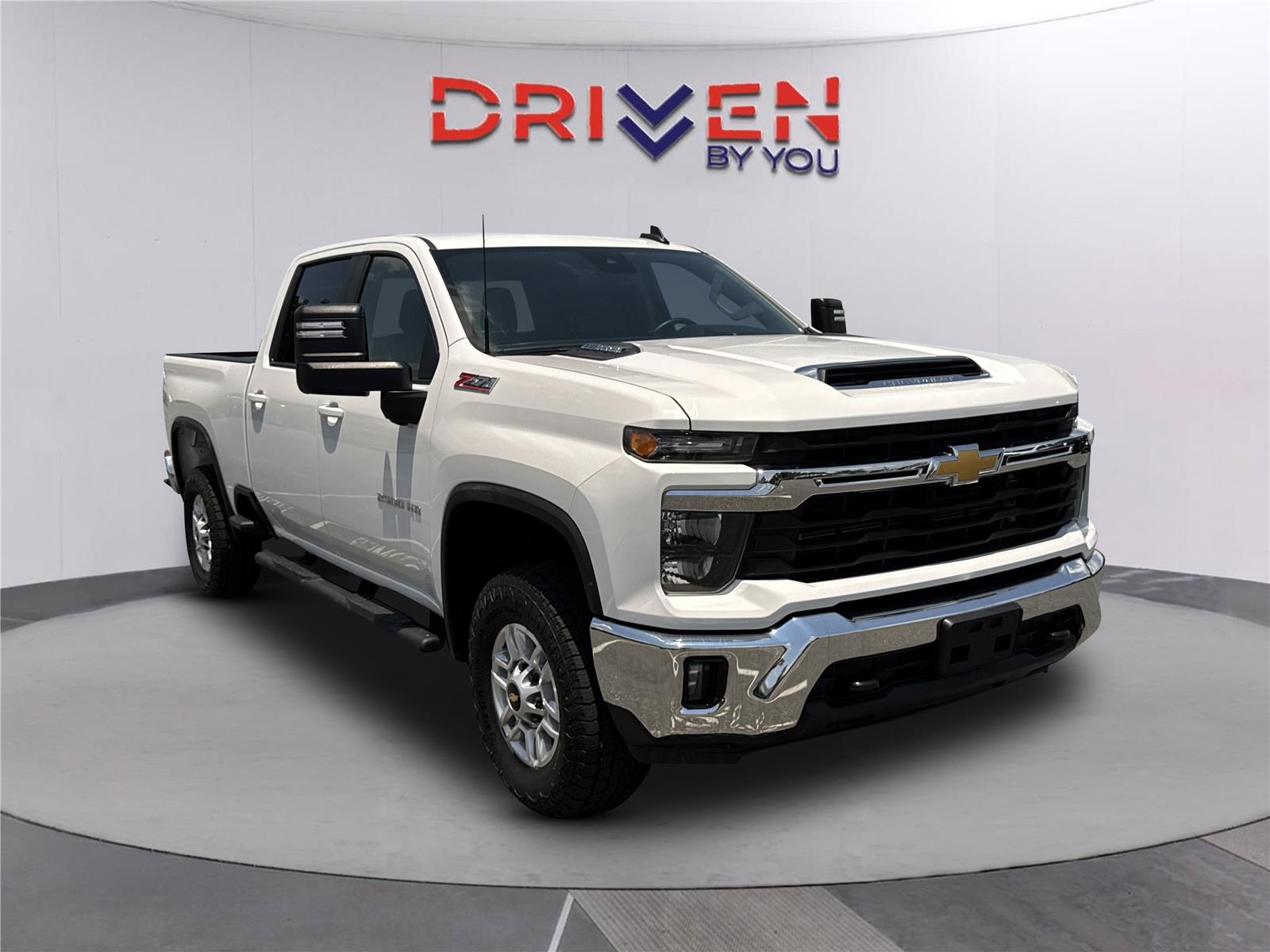 Summit White 2025 Chevrolet Silverado 2500HD Pickup Truck Four-Wheel Drive Automatic