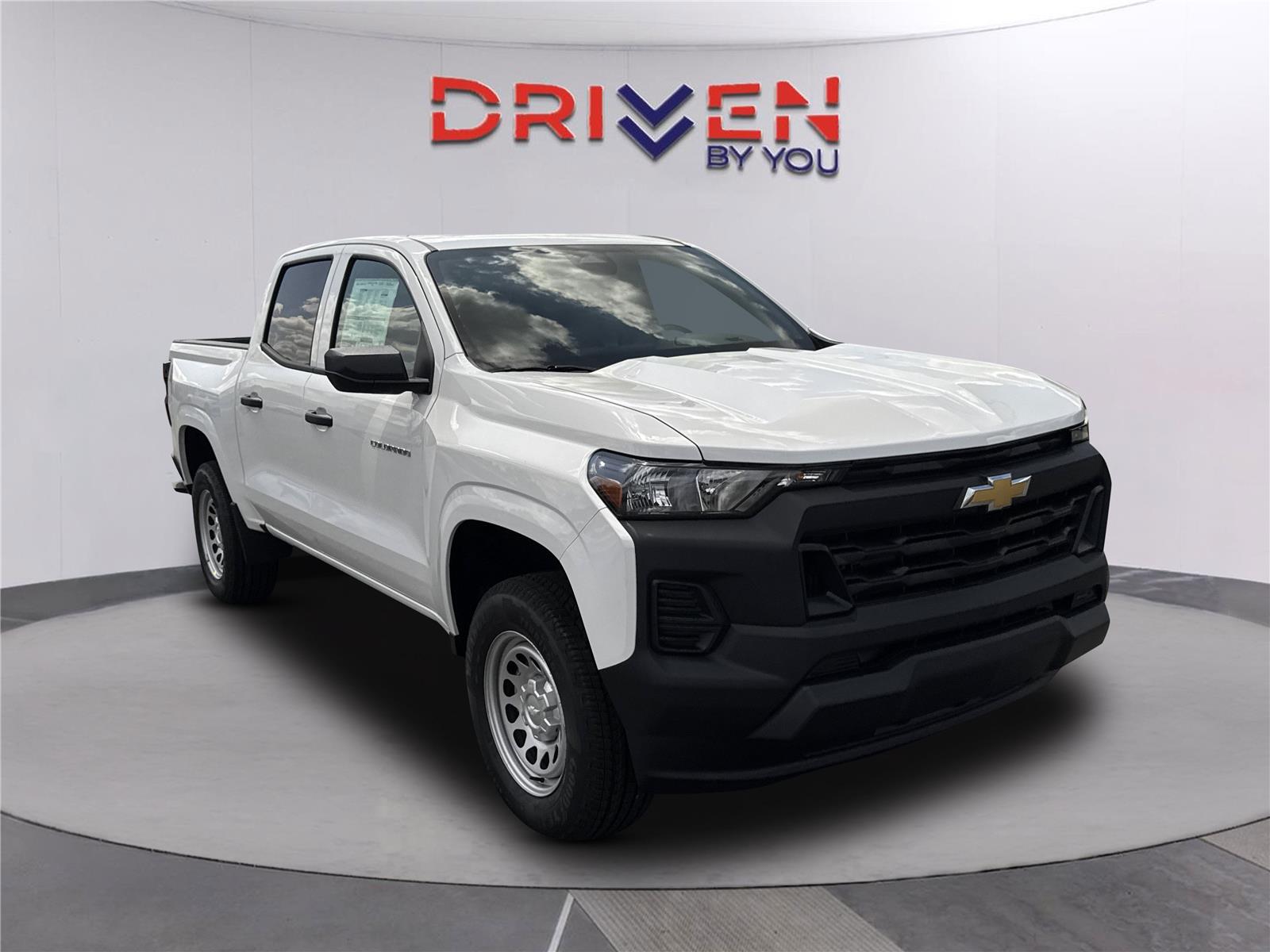 Summit White 2026 Chevrolet Colorado Pickup Truck 4X2 8-Speed Automatic
