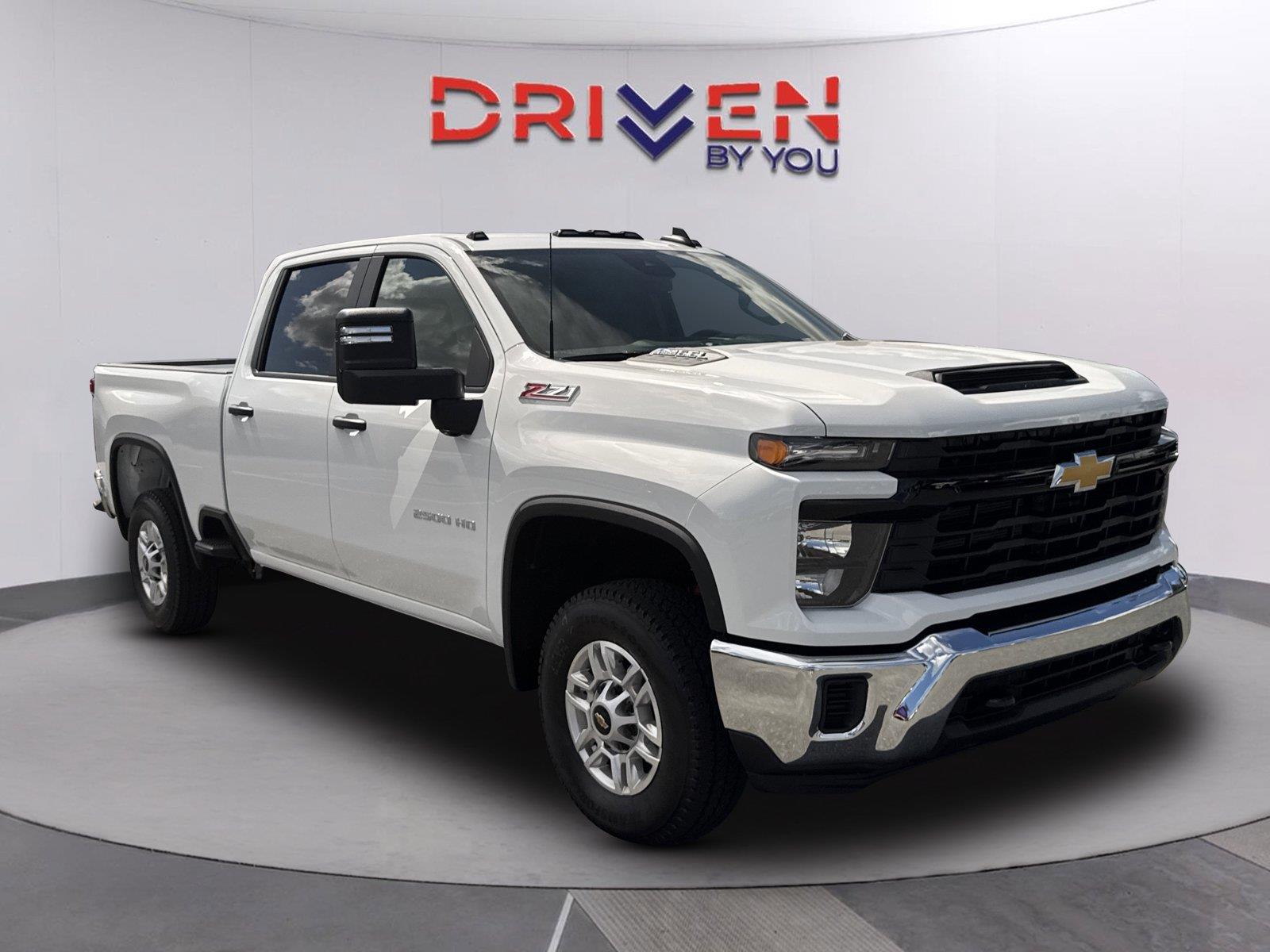 Summit White 2026 Chevrolet Silverado 2500HD Pickup Truck Four-Wheel Drive Automatic