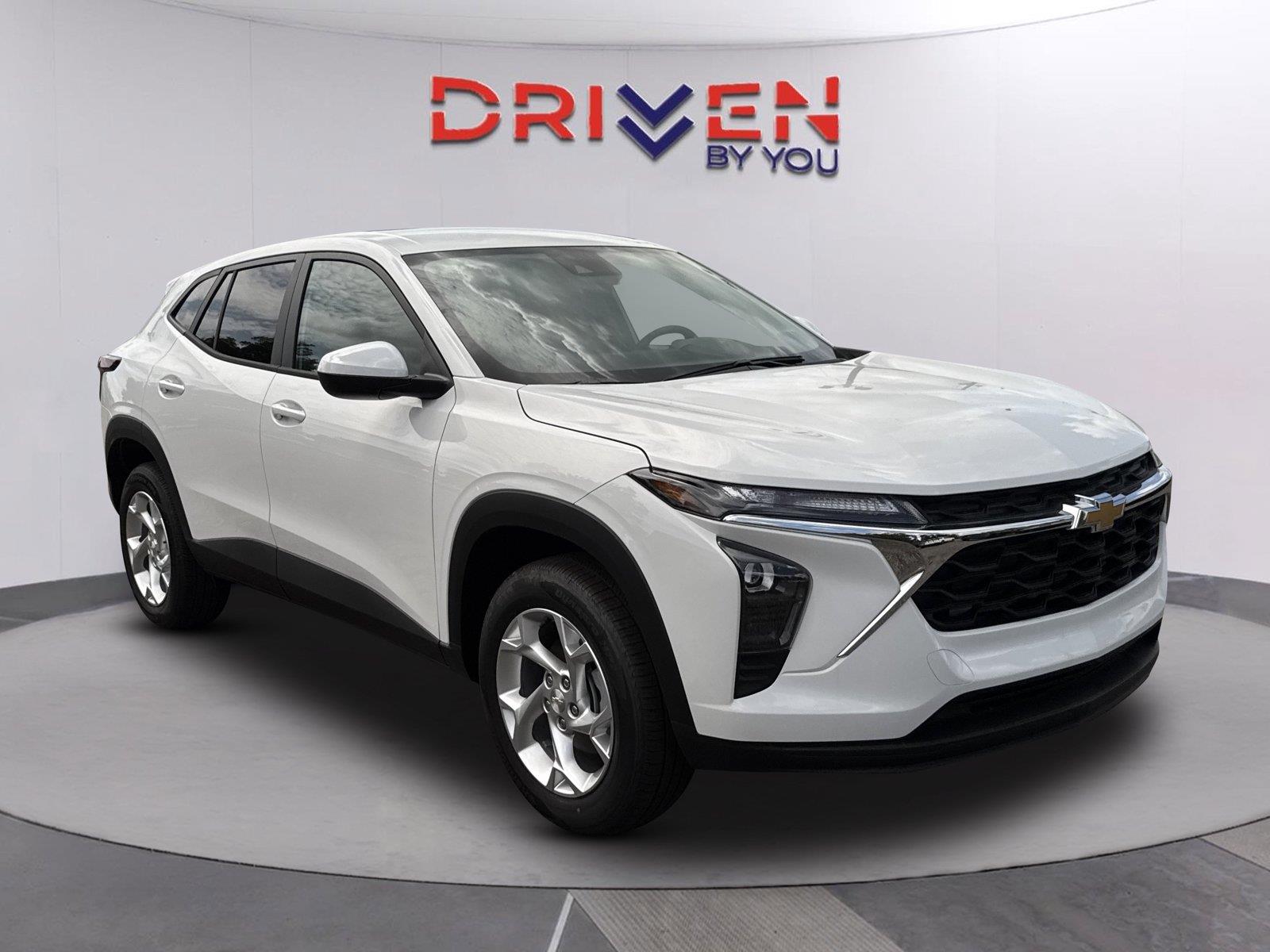 Summit White 2026 Chevrolet Trax SUV / Crossover Front-Wheel Drive 6-Speed Automatic