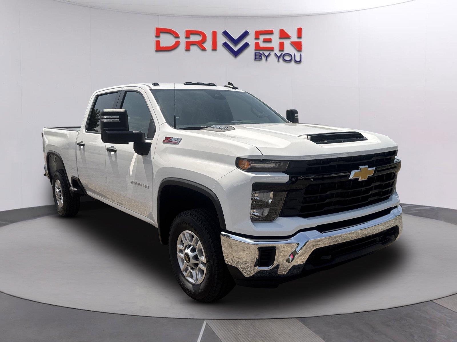 Summit White 2026 Chevrolet Silverado 2500HD Pickup Truck Four-Wheel Drive Automatic