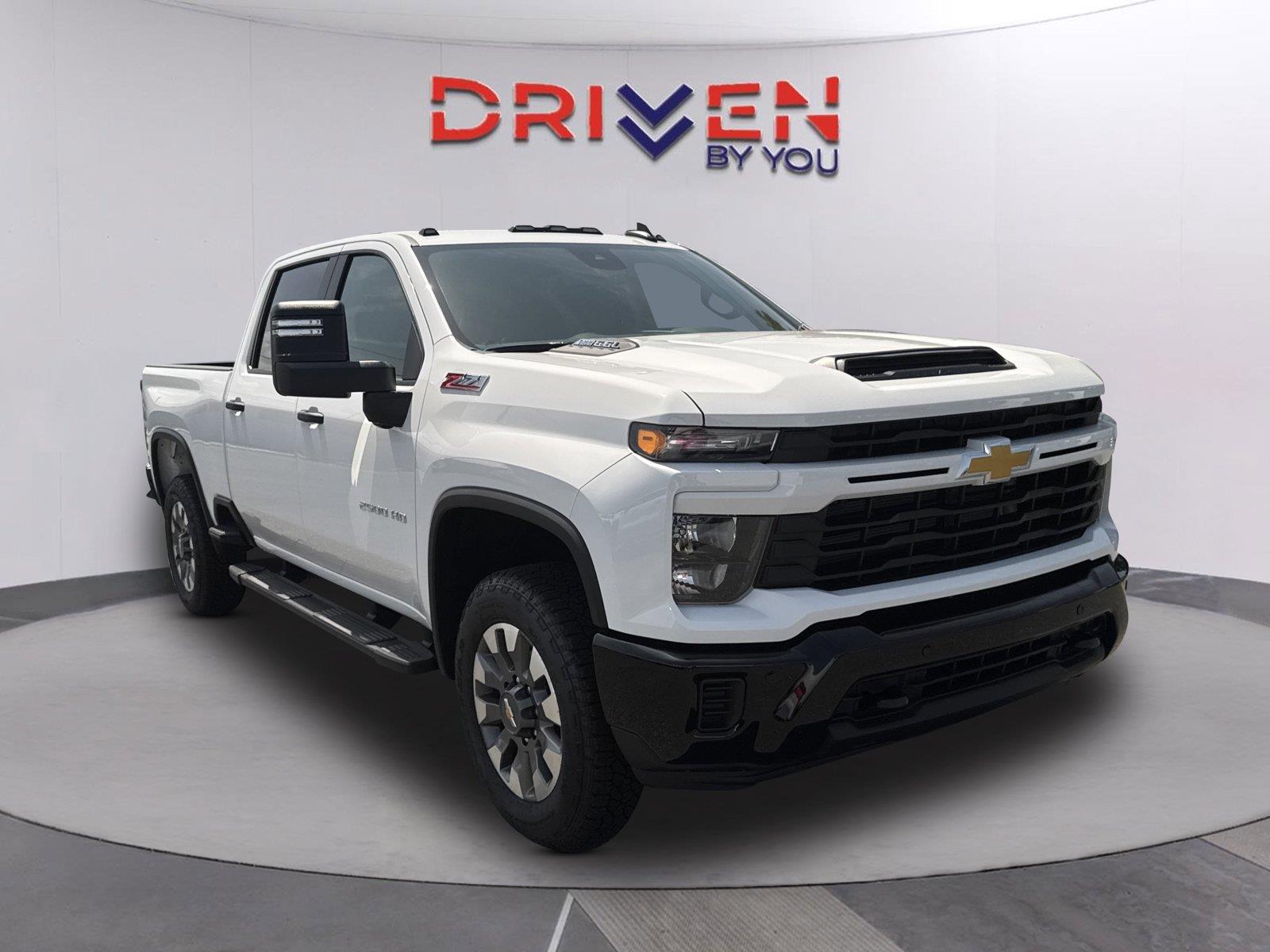 Summit White 2026 Chevrolet Silverado 2500HD Pickup Truck Four-Wheel Drive Automatic