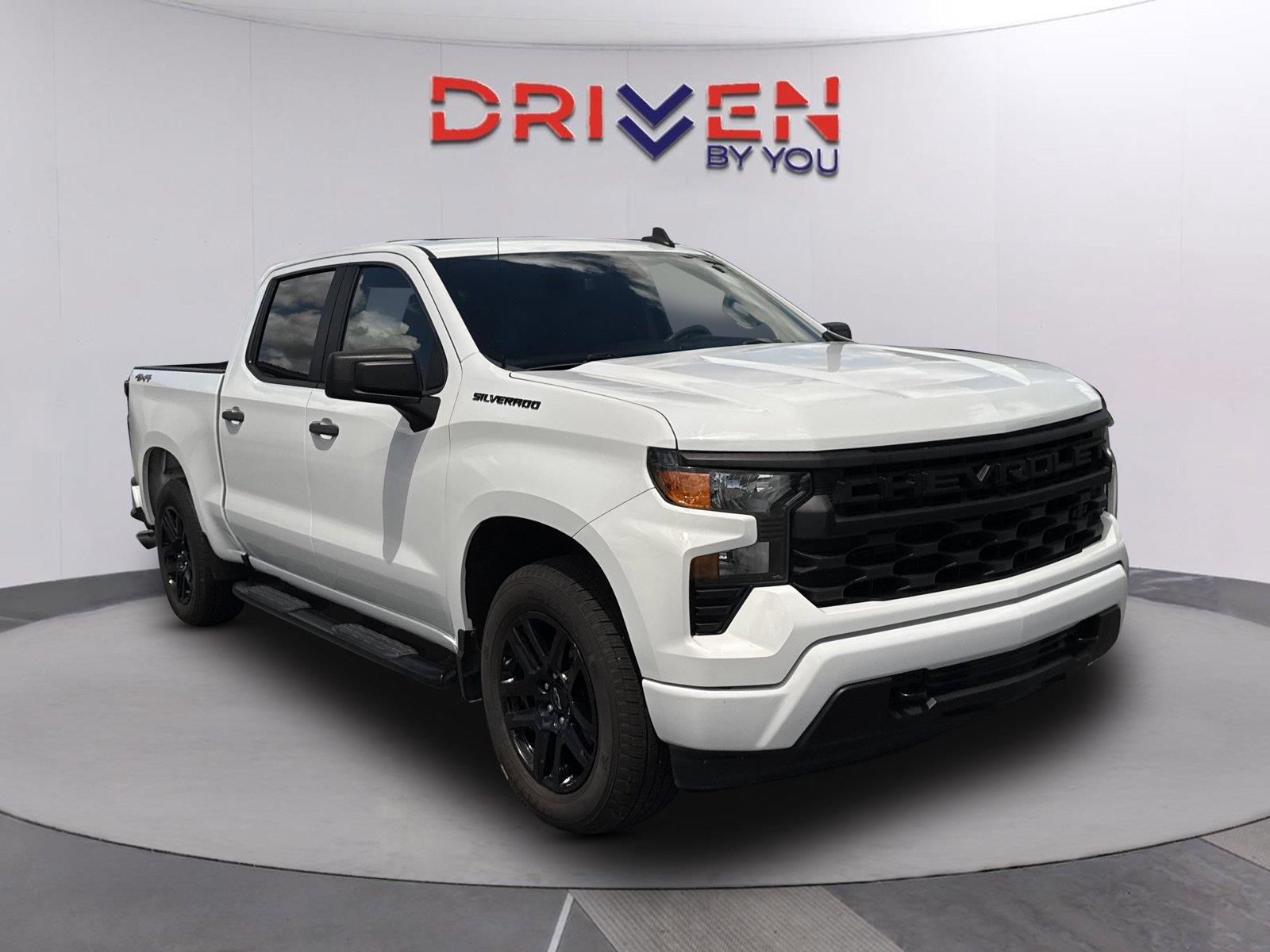 Summit White 2022 Chevrolet Silverado 1500 Pickup Truck Four-Wheel Drive 8-Speed Automatic