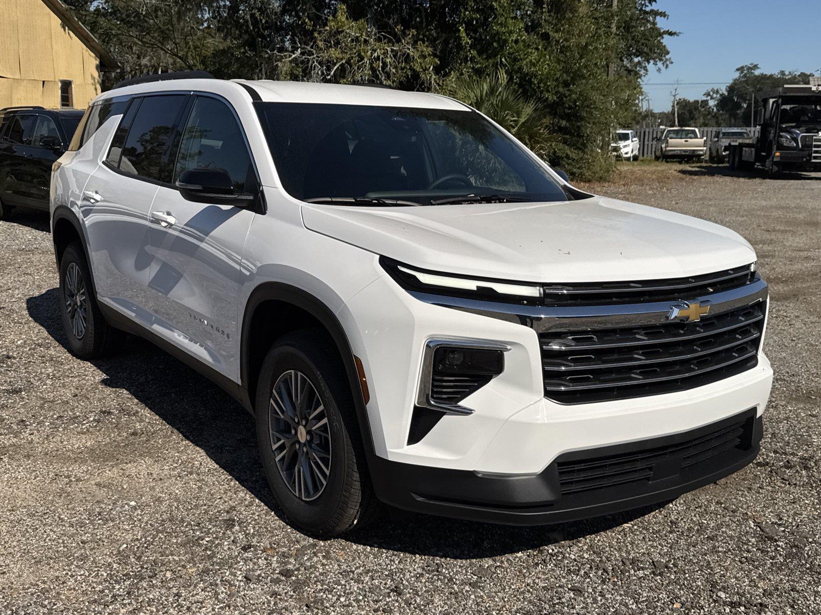 Summit White 2027 Chevrolet Traverse SUV / Crossover Front-Wheel Drive 8-Speed Automatic