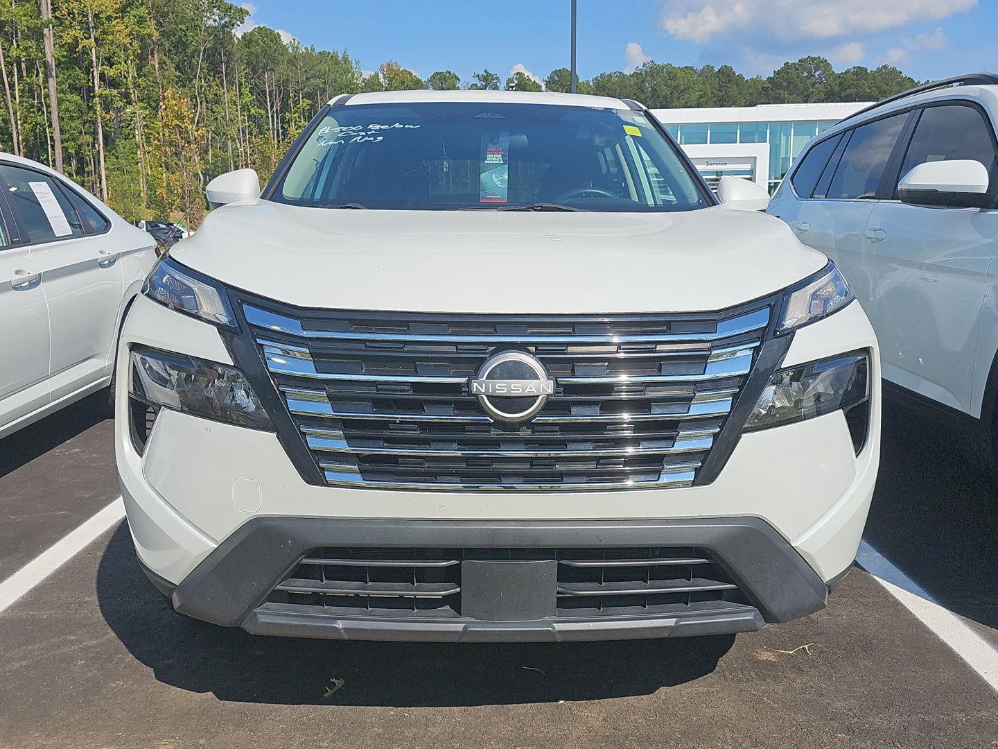 Everest White Pearl 2024 Nissan Rogue SUV / Crossover Front-Wheel Drive Continuously Variable Transmission
