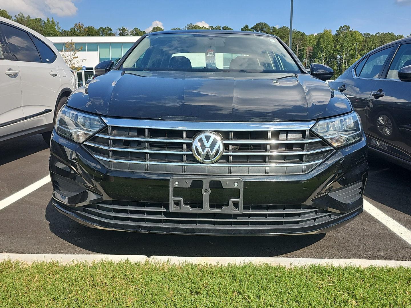 Black Uni 2020 Volkswagen Jetta Sedan Front-Wheel Drive Automatic