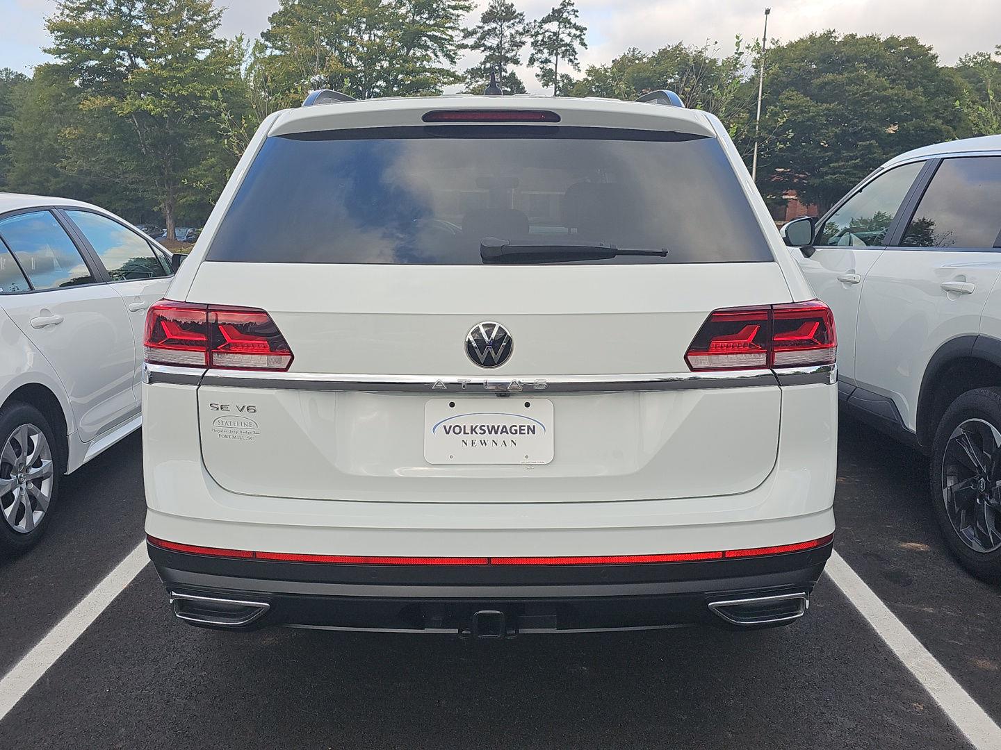 Used 2023 Pure White Volkswagen 3.6L V6 SE w/Technology image 4
