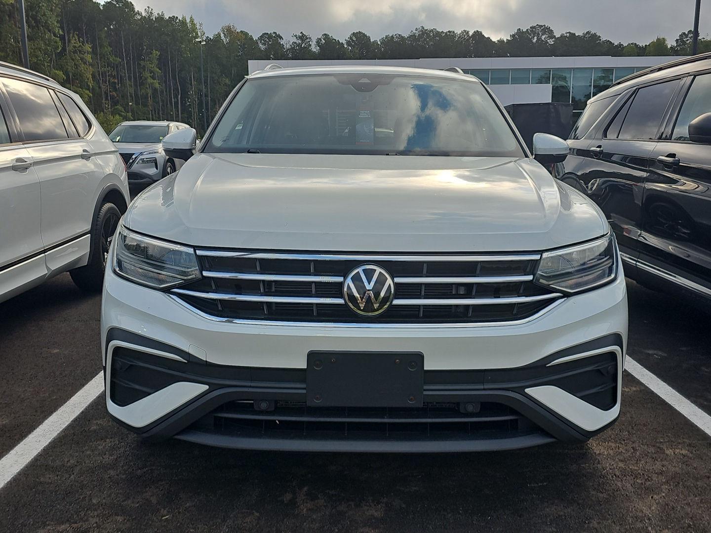 Opal White Pearl 2023 Volkswagen Tiguan SUV / Crossover Front-Wheel Drive Automatic