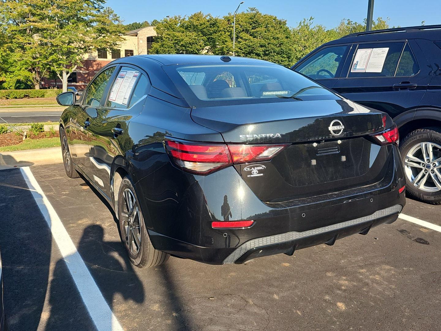 Used 2025 Super Black Nissan SV image 5
