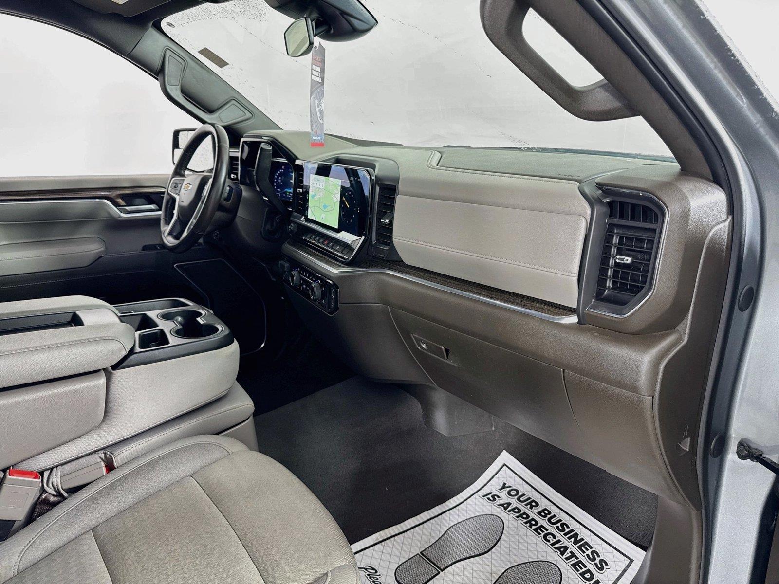 2025 Chevrolet Silverado 1500 LT - Photo 28