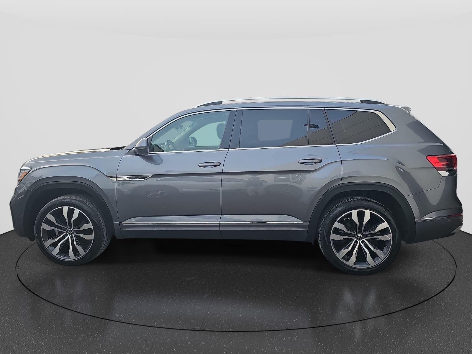 Volkswagen Atlas 3.6L V6 SEL Premium R-Line - Image 2