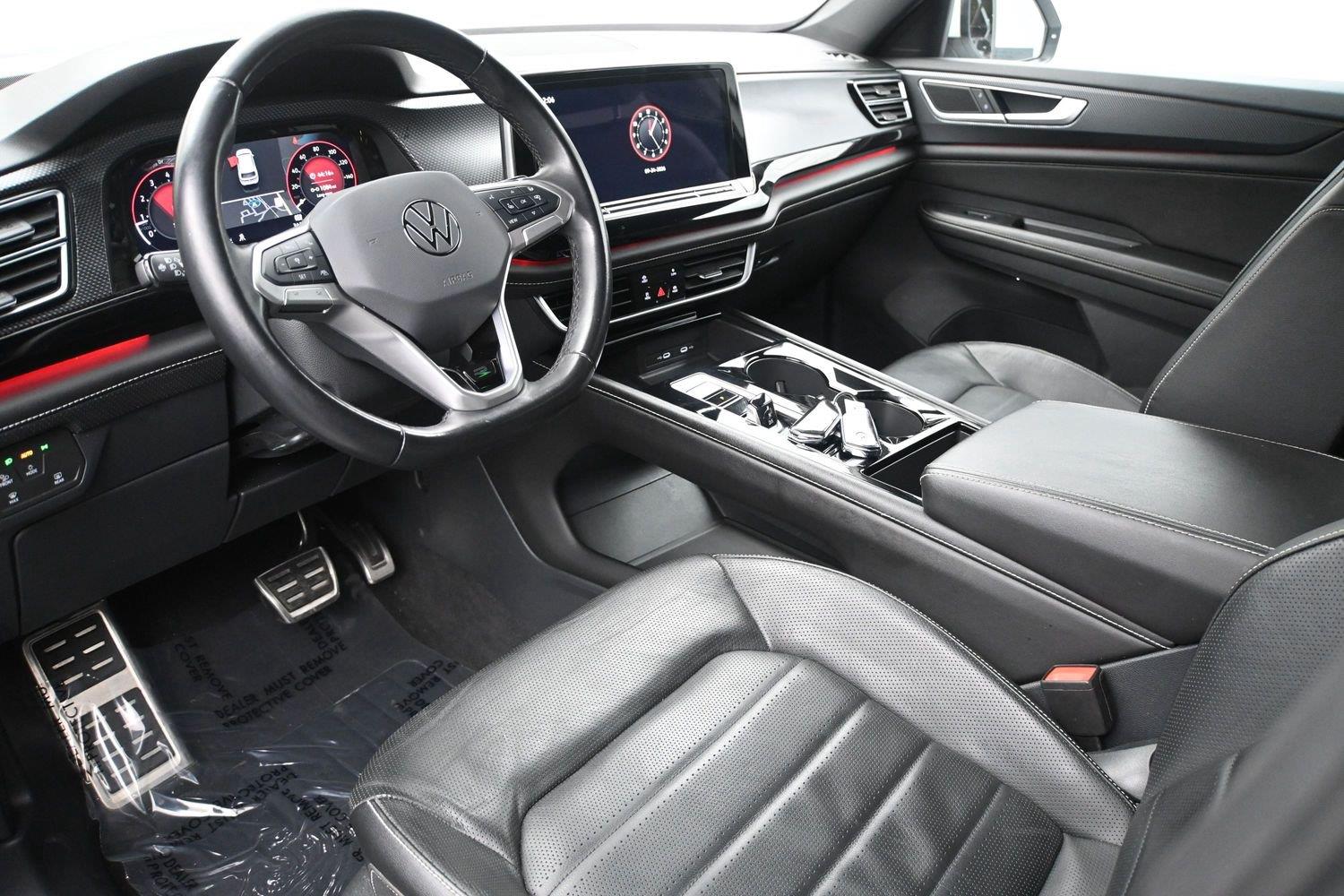 Volkswagen Atlas Cross Sport 2.0T SEL R-Line - Image 2