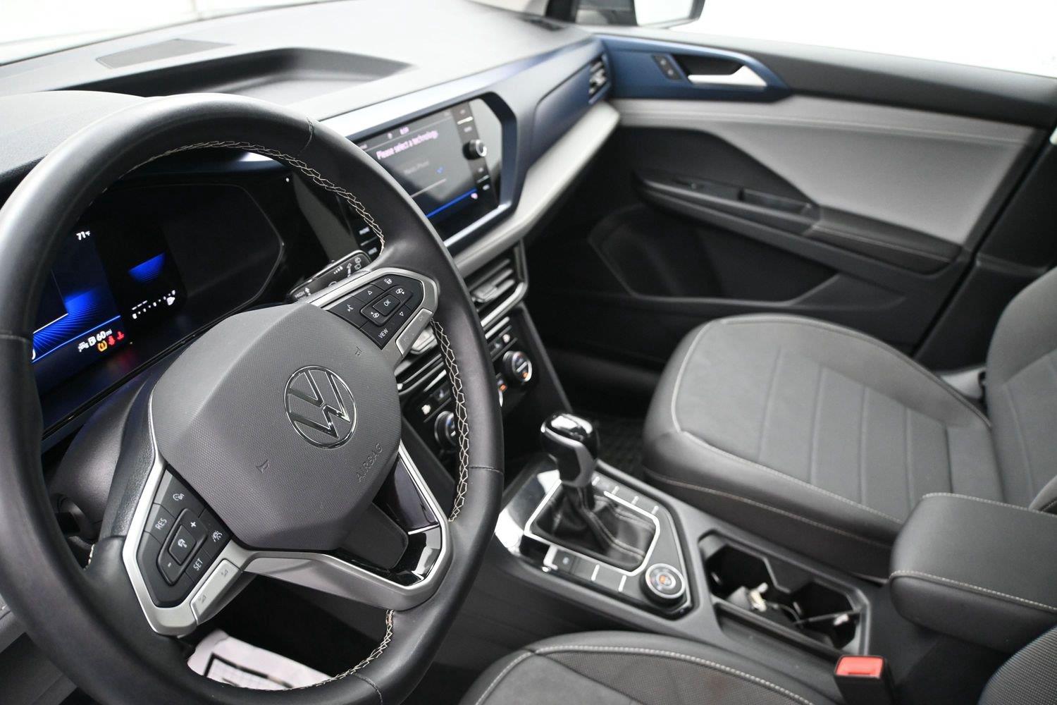 Volkswagen Taos SE - Image 2