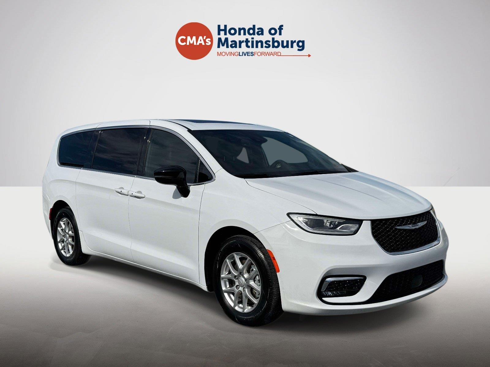 Bright White Clearcoat 2026 Chrysler Pacifica Minivan Front-Wheel Drive 9-Speed Automatic