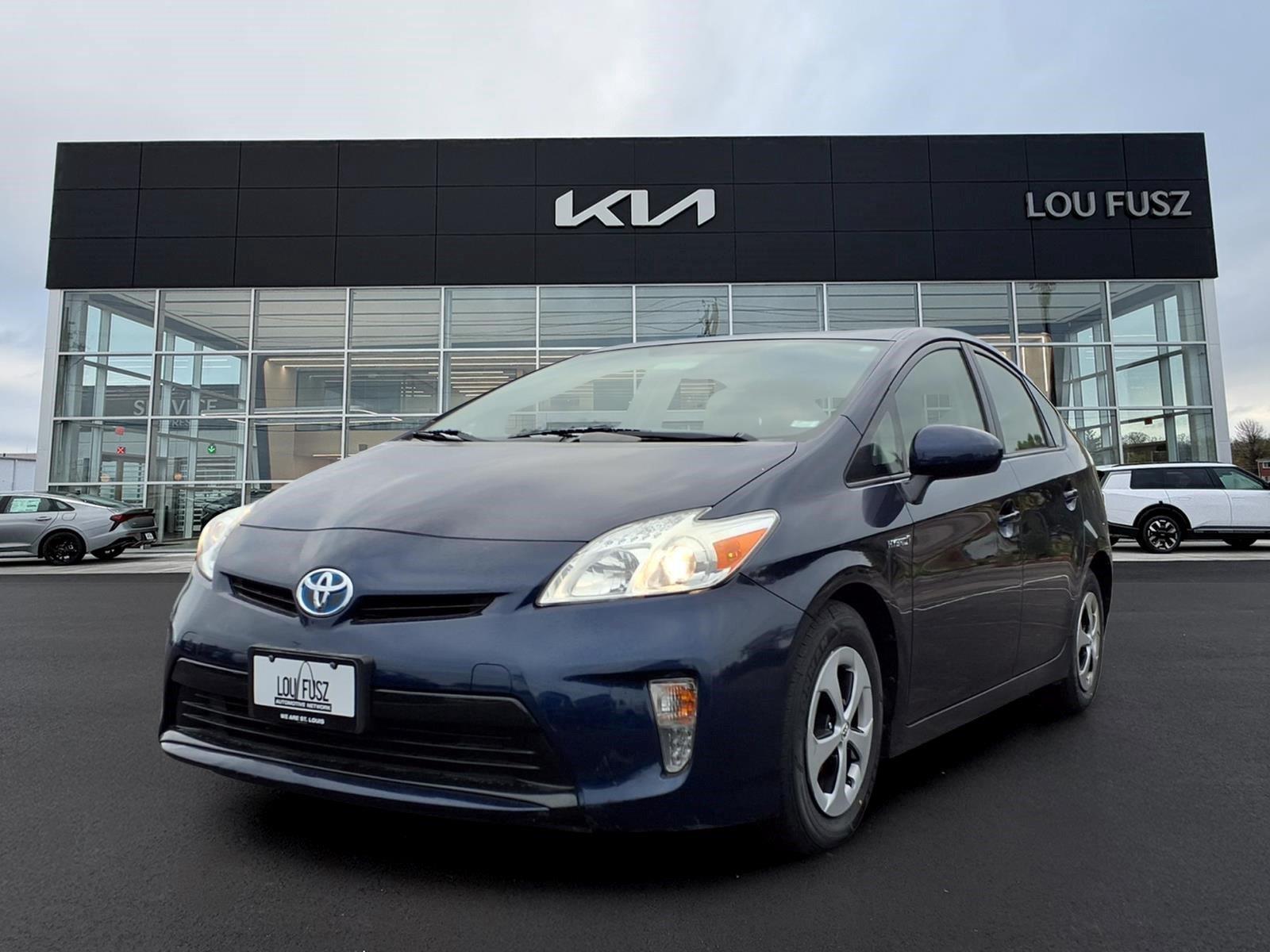 Nautical Blue Metallic 2014 Toyota Prius Hatchback Front-Wheel Drive Continuously Variable Transmission