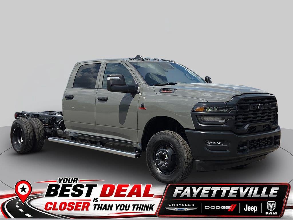Ceramic Gray Clearcoat 2026 RAM 3500 Chassis Pickup Truck Four-Wheel Drive 8-Speed Automatic