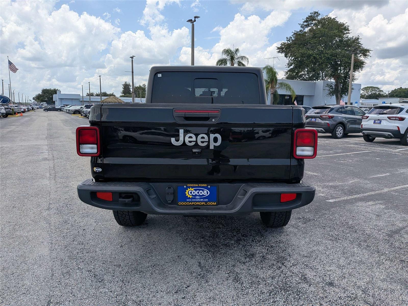 View vehicle photo 4