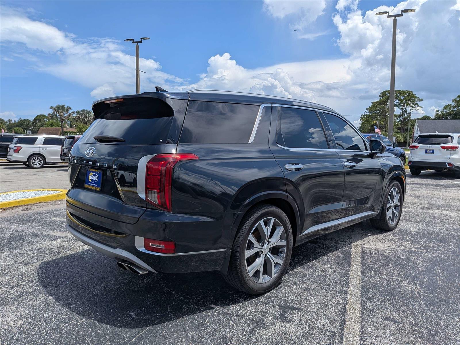 View vehicle photo 3
