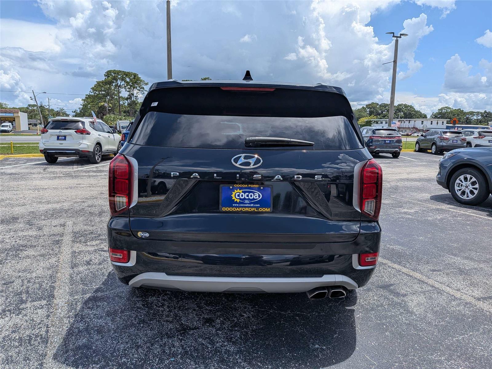 View vehicle photo 4
