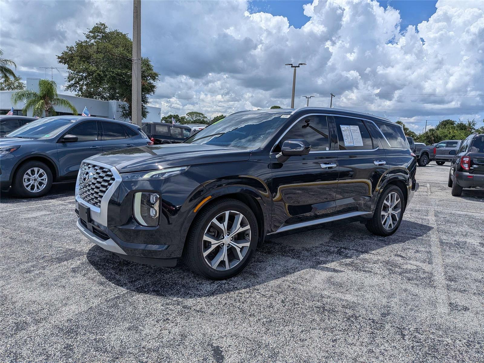 View vehicle photo 7