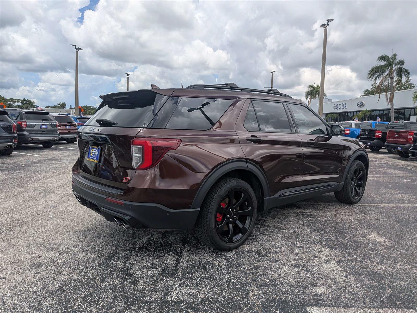 View vehicle photo 3
