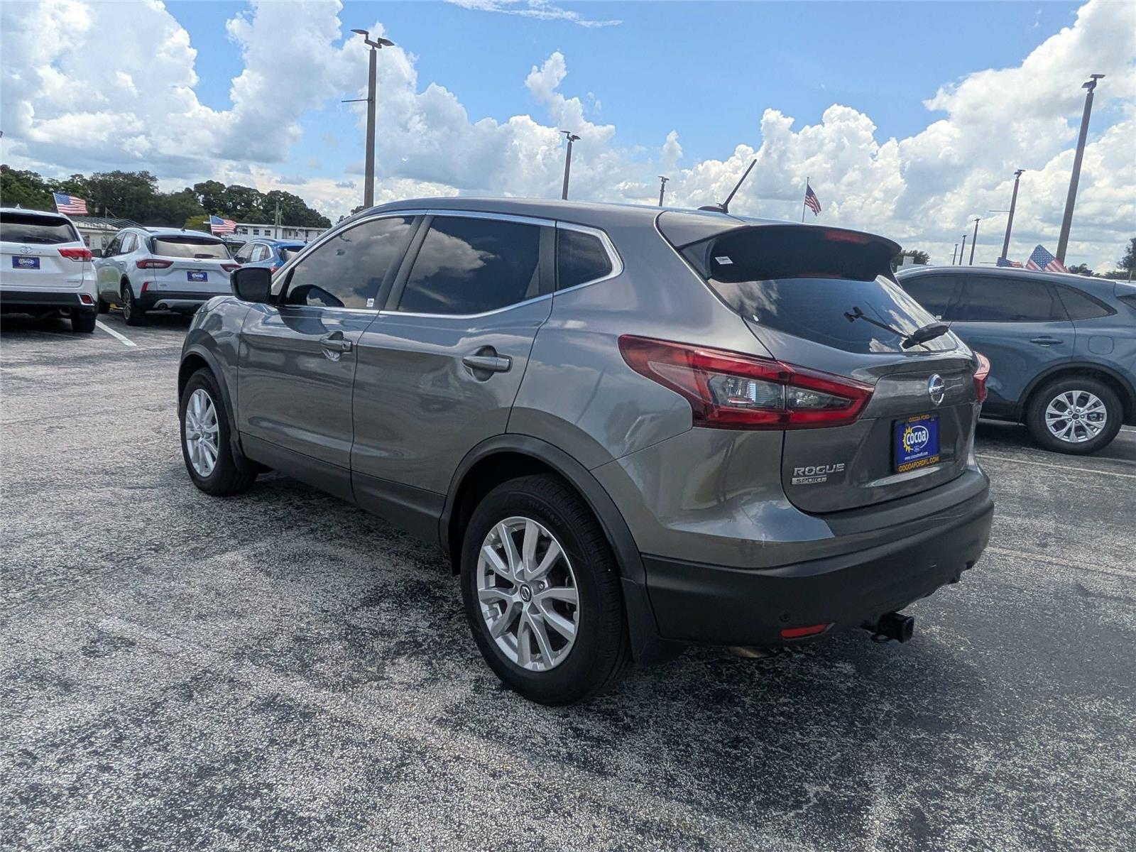 View vehicle photo 5