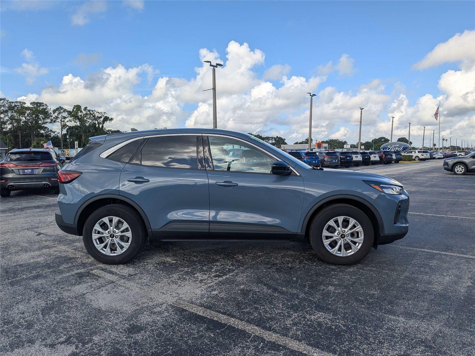 View vehicle photo 2
