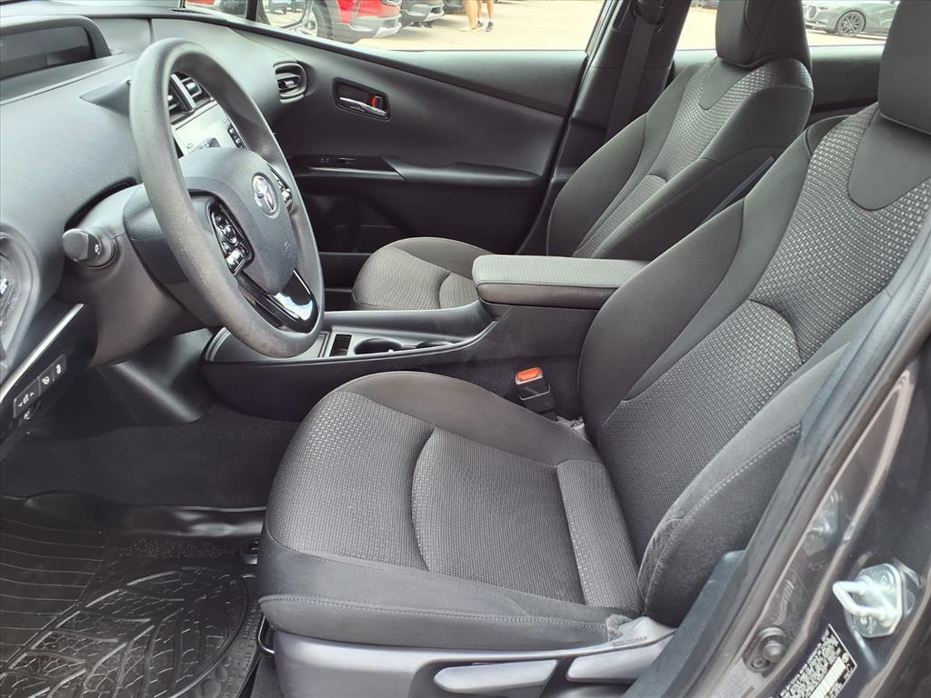 2020 Toyota Prius LE