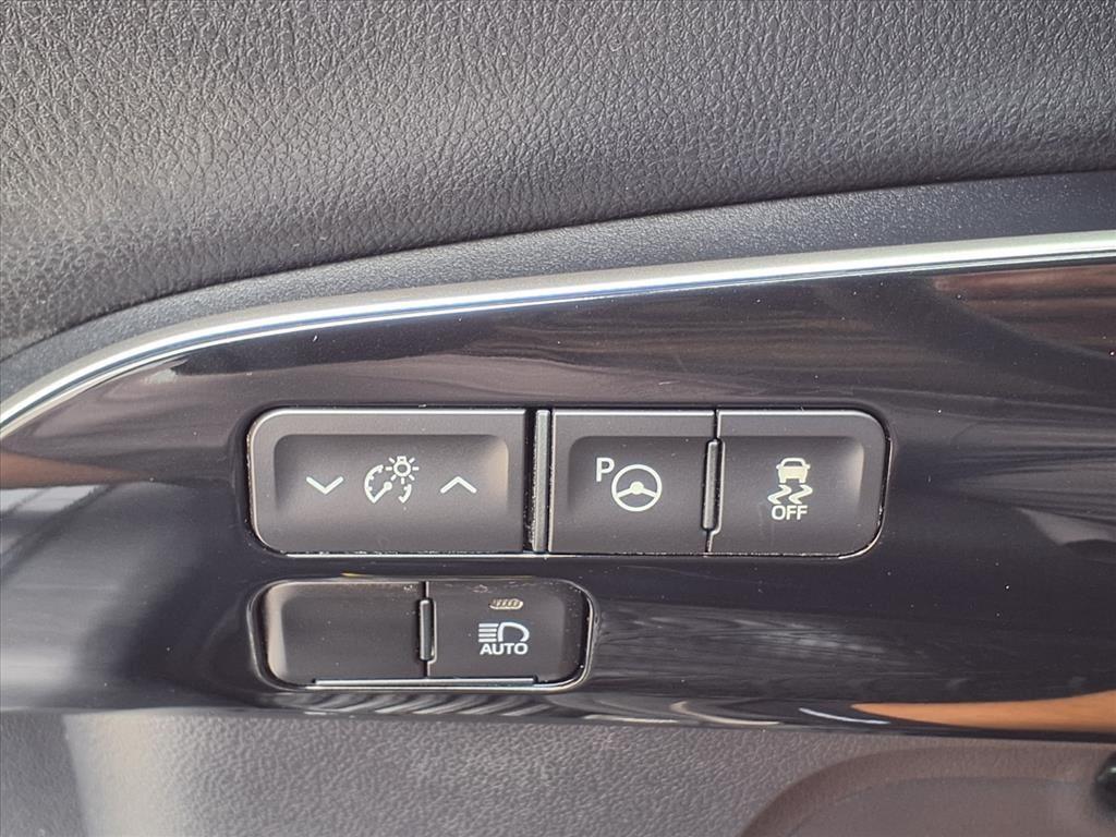 2020 Toyota Prius LE