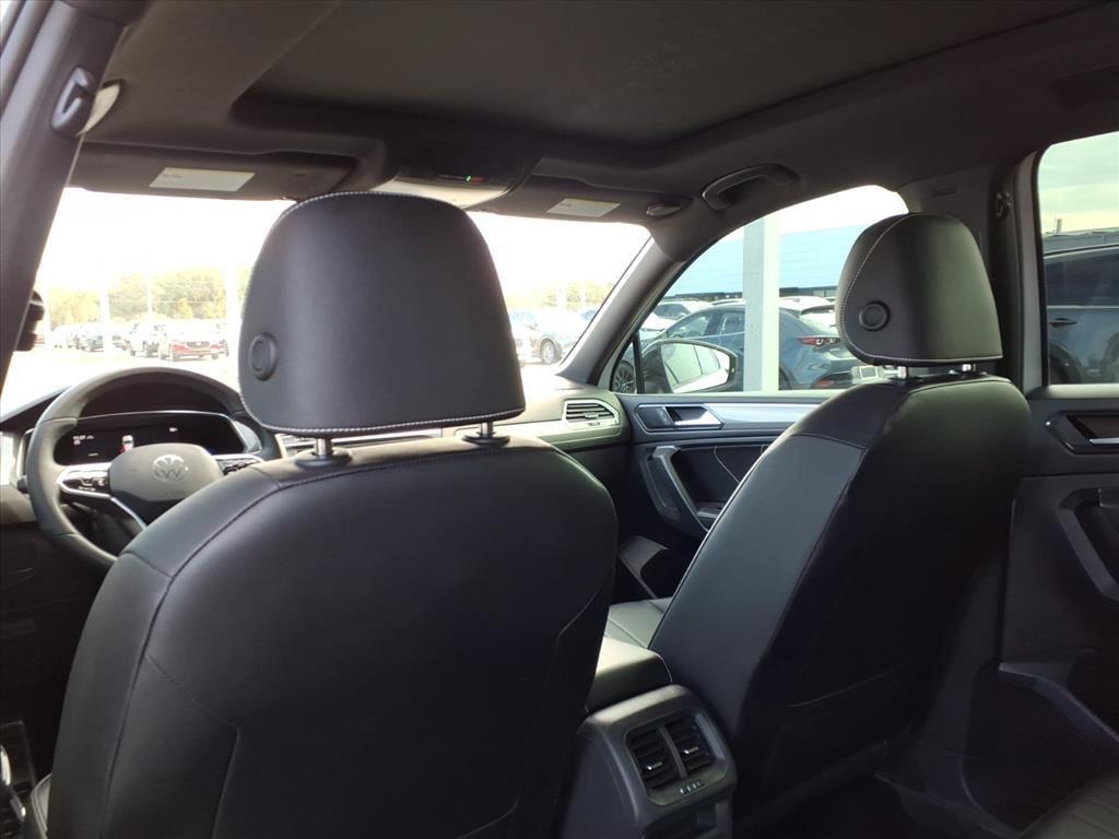 2022 Volkswagen Tiguan SE R-Line Black