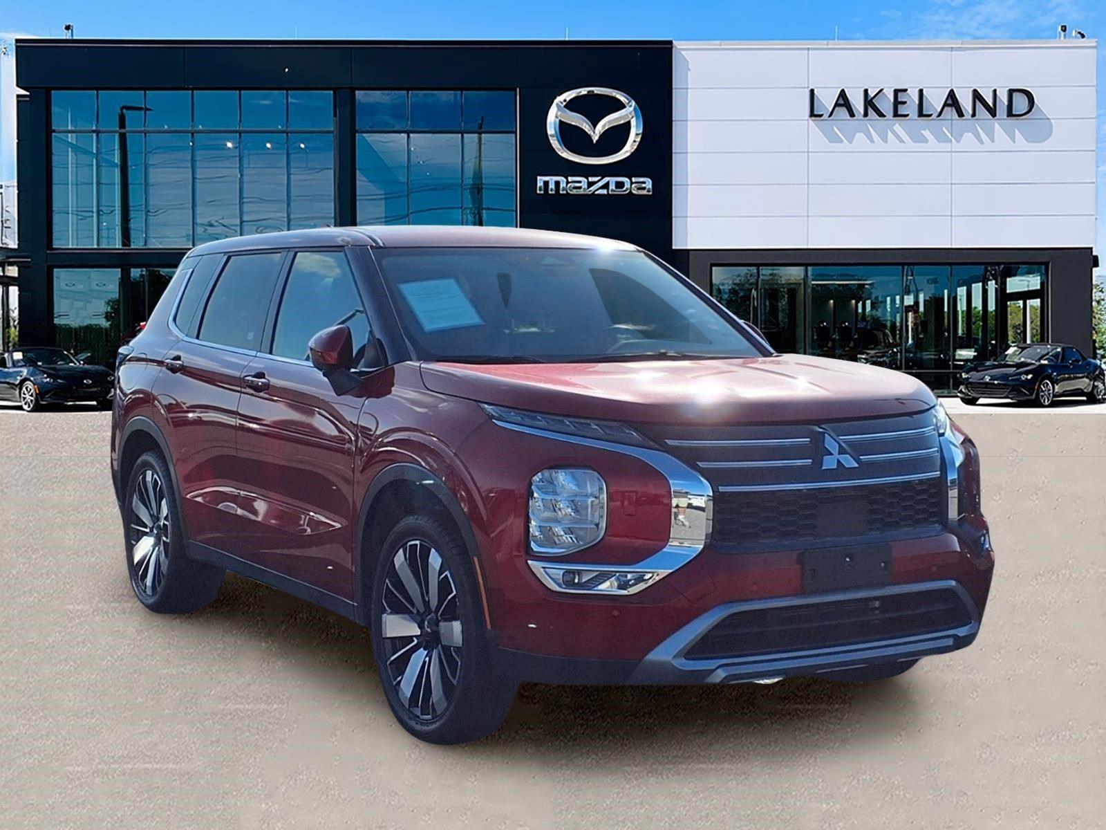 Red Diamond 2025 Mitsubishi Outlander SE FWD SUV / Crossover Front-Wheel Drive Continuously Variable Transmission