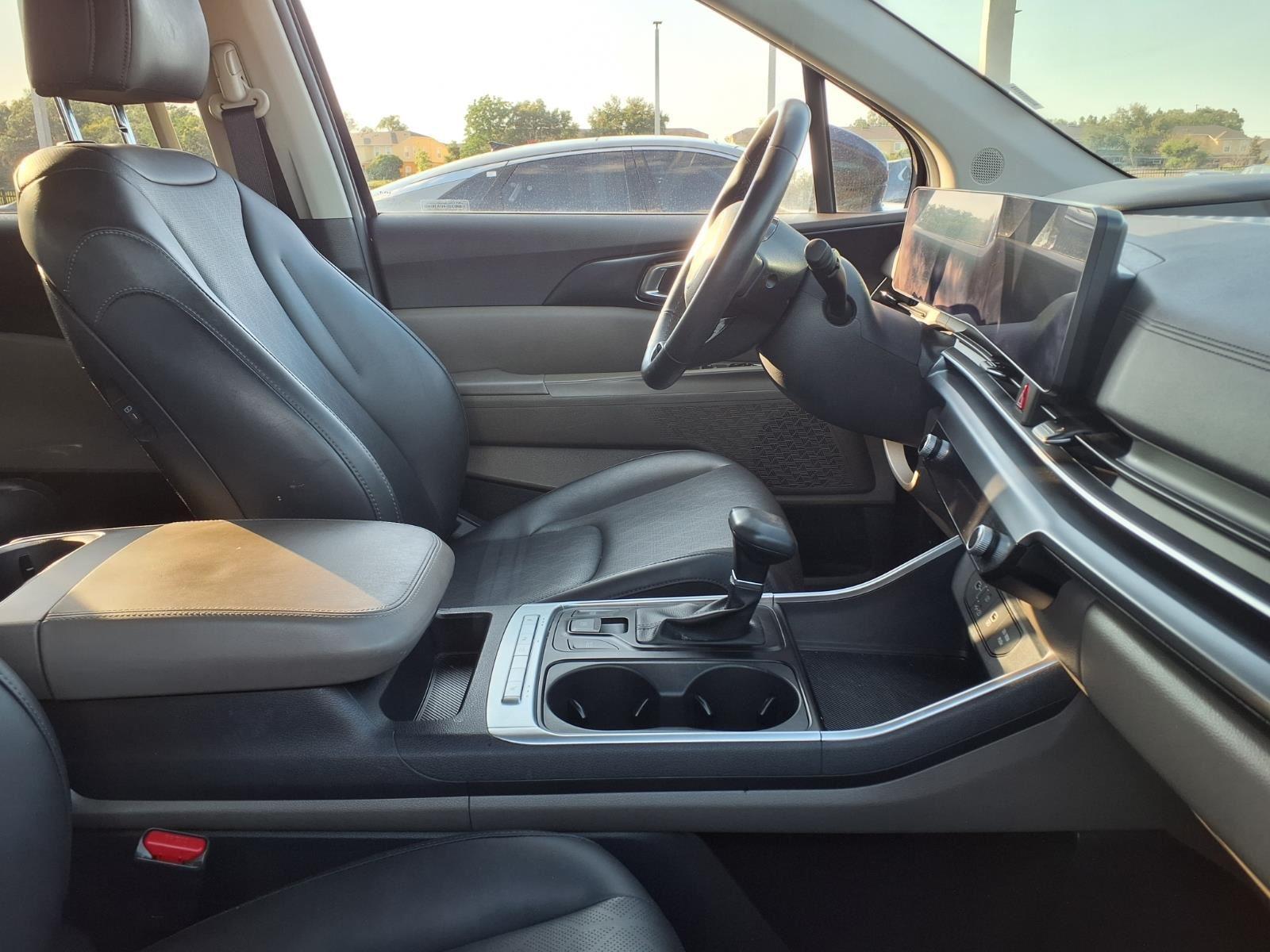 2025 Kia Carnival LXS