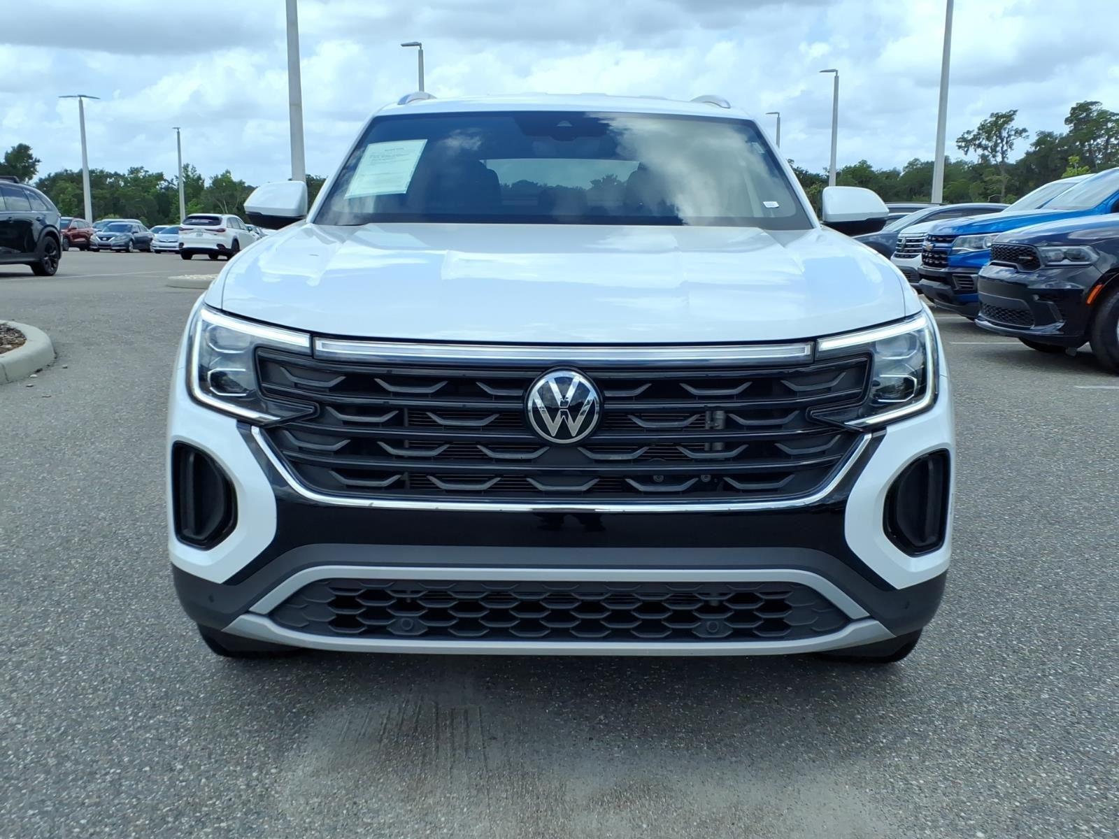 2025 Volkswagen Atlas Cross Sport 2.0T SE w/Technology