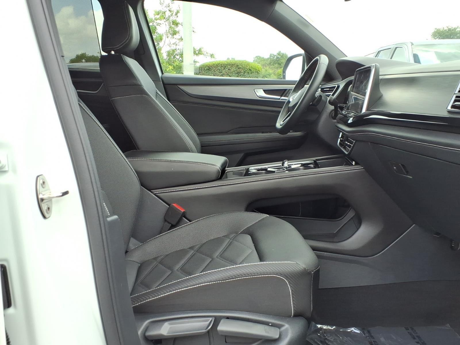 2025 Volkswagen Atlas Cross Sport 2.0T SE w/Technology
