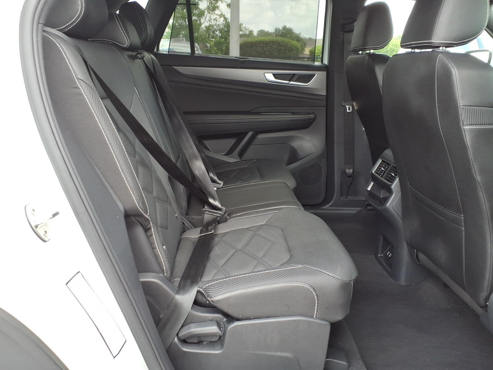2025 Volkswagen Atlas Cross Sport 2.0T SE w/Technology