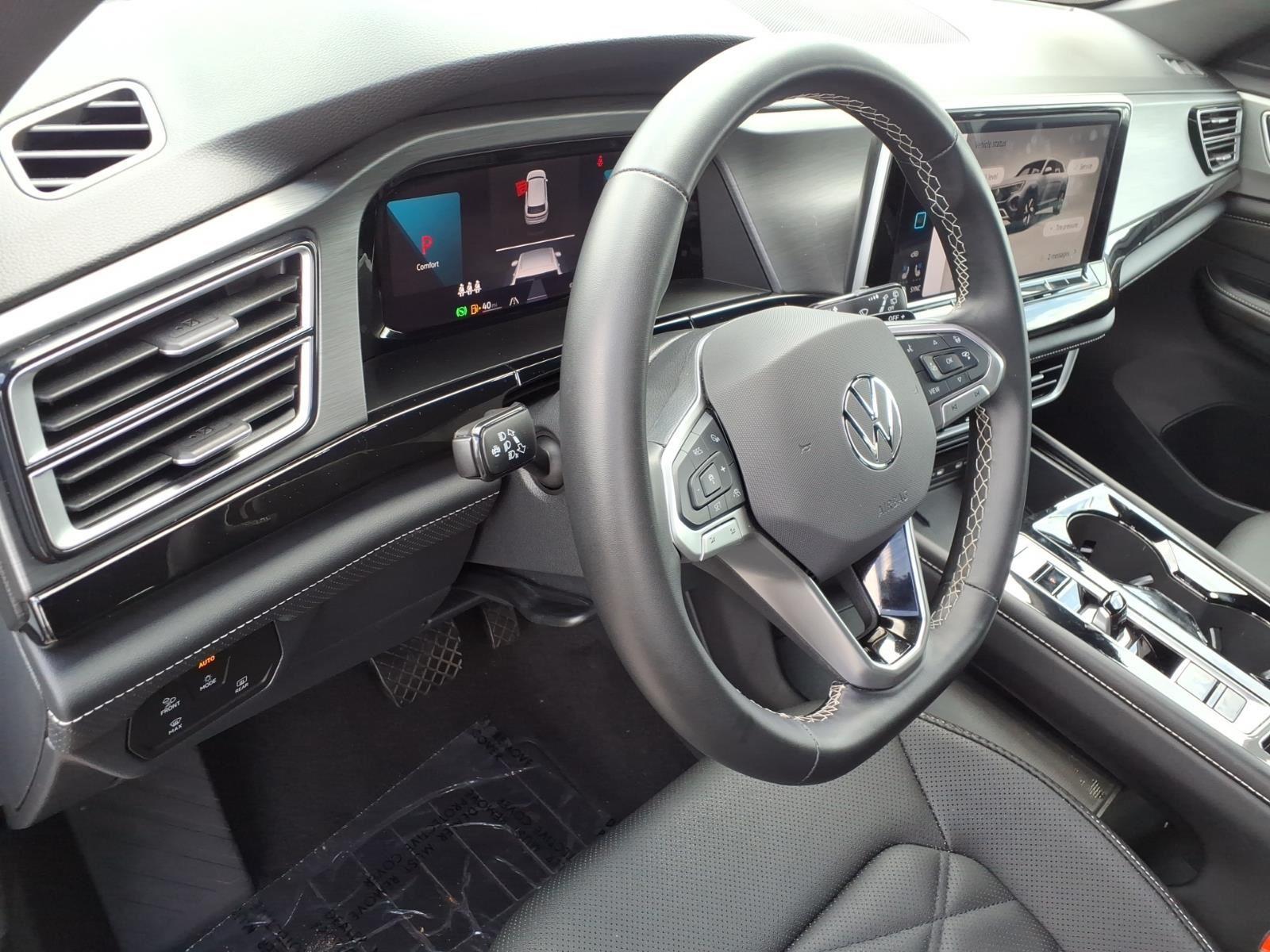 2025 Volkswagen Atlas Cross Sport 2.0T SE w/Technology