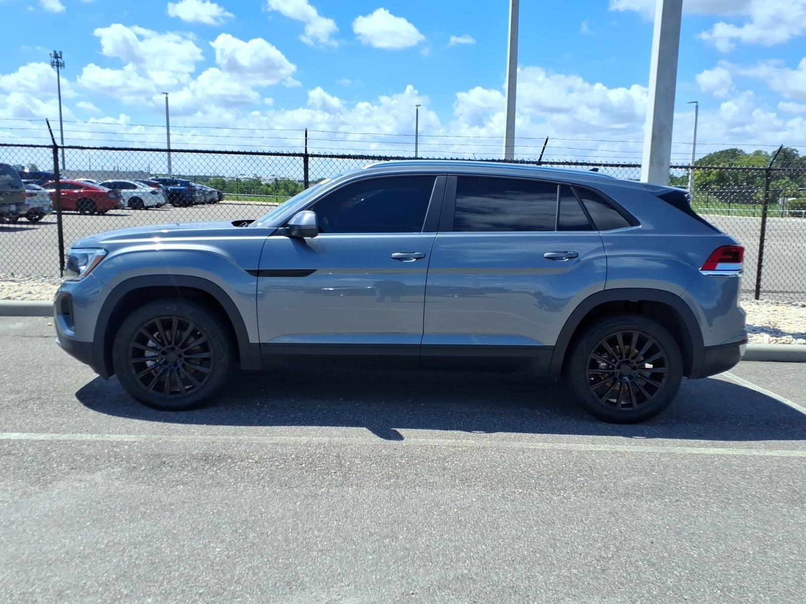 2025 Volkswagen Atlas Cross Sport 2.0T SE w/Technology