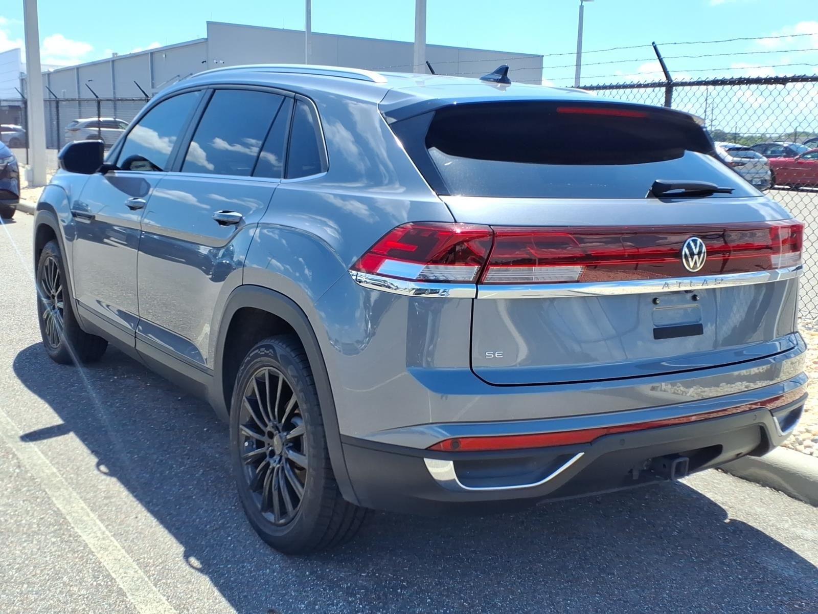 2025 Volkswagen Atlas Cross Sport 2.0T SE w/Technology
