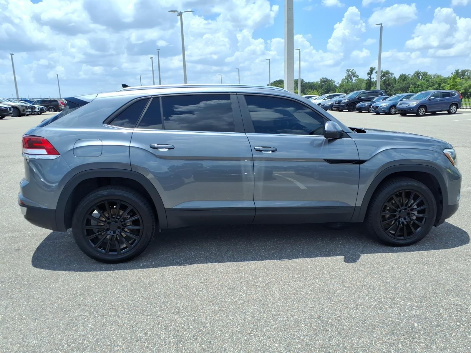 2025 Volkswagen Atlas Cross Sport 2.0T SE w/Technology